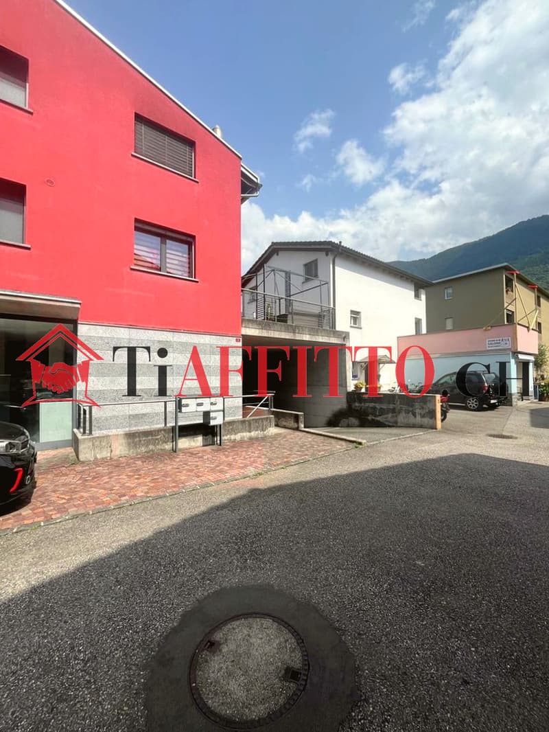 SPAZIO COMMERCIALE DI 150 M² A SANTâANTONINO (1)