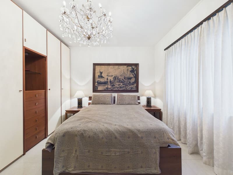 Elegante appartamento di 4.5 locali con balcone a Ponte Tresa (19)