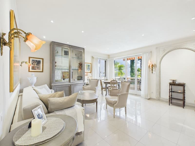 Elegante appartamento di 4.5 locali con balcone a Ponte Tresa (21)