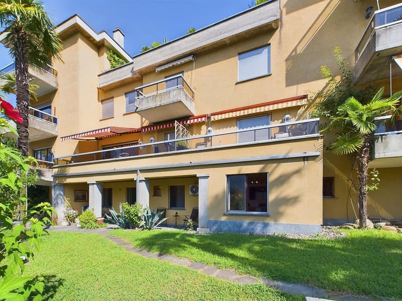 Elegante appartamento di 4.5 locali con balcone a Ponte Tresa (2)