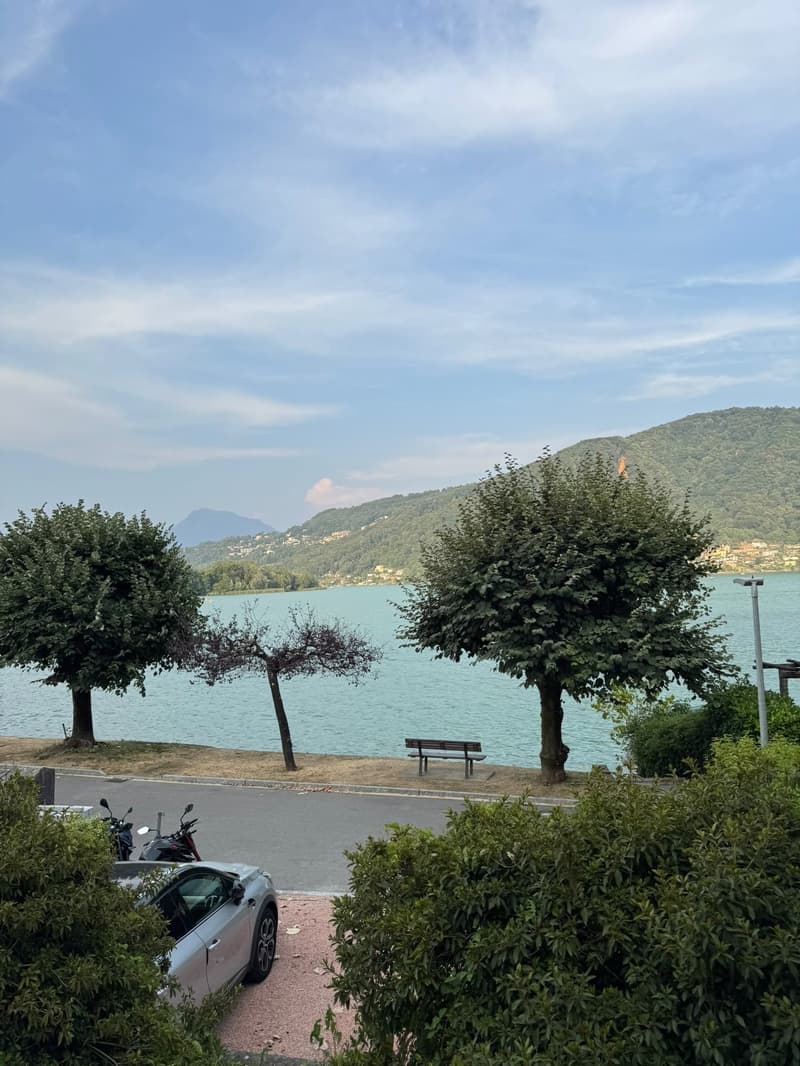 Esclusiva villa fronte lago con vista a 180° – potenziale per 4 appartamenti di lusso (6)