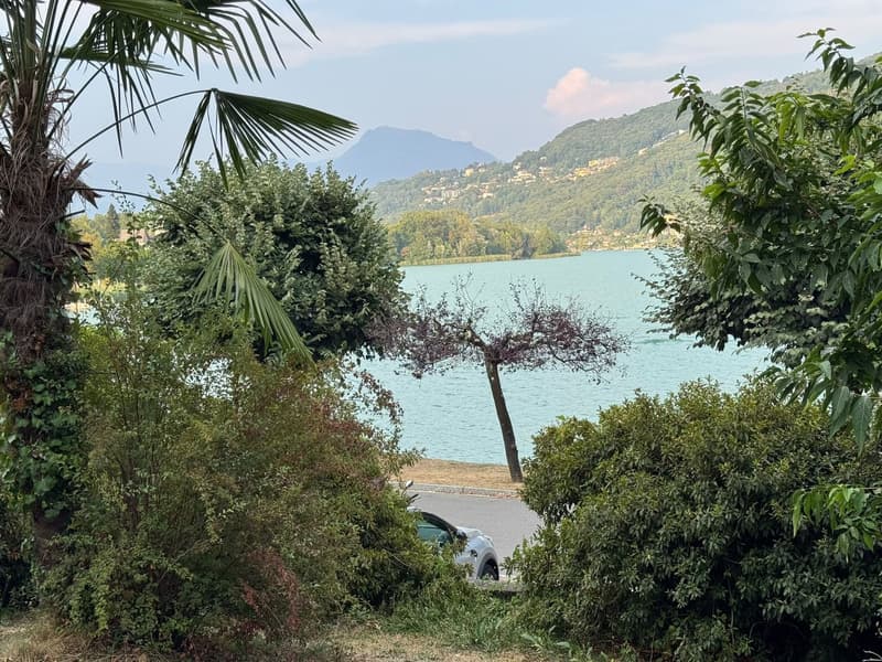 Esclusiva villa fronte lago con vista a 180° – potenziale per 4 appartamenti di lusso (9)