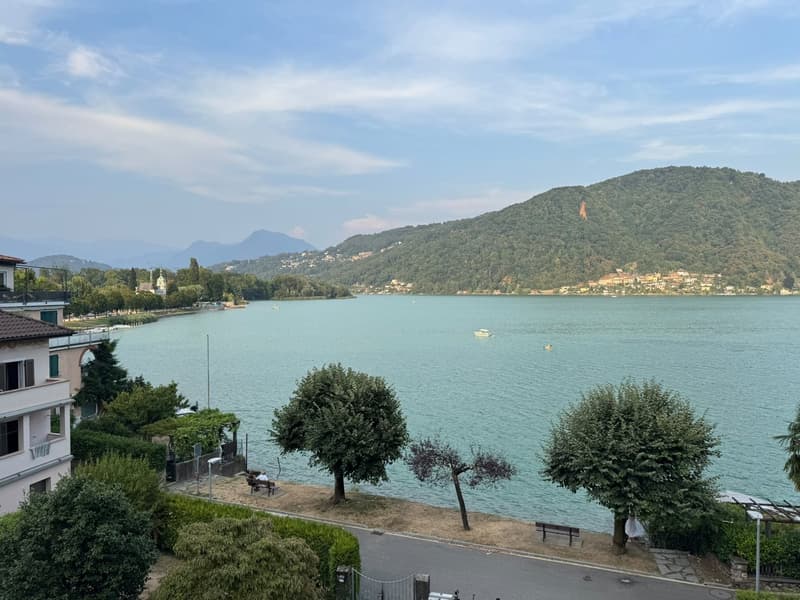 Esclusiva villa fronte lago con vista a 180° – potenziale per 4 appartamenti di lusso (8)