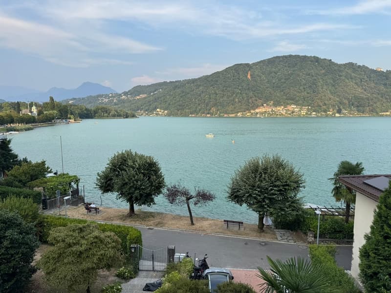 Esclusiva villa fronte lago con vista a 180° – potenziale per 4 appartamenti di lusso (14)