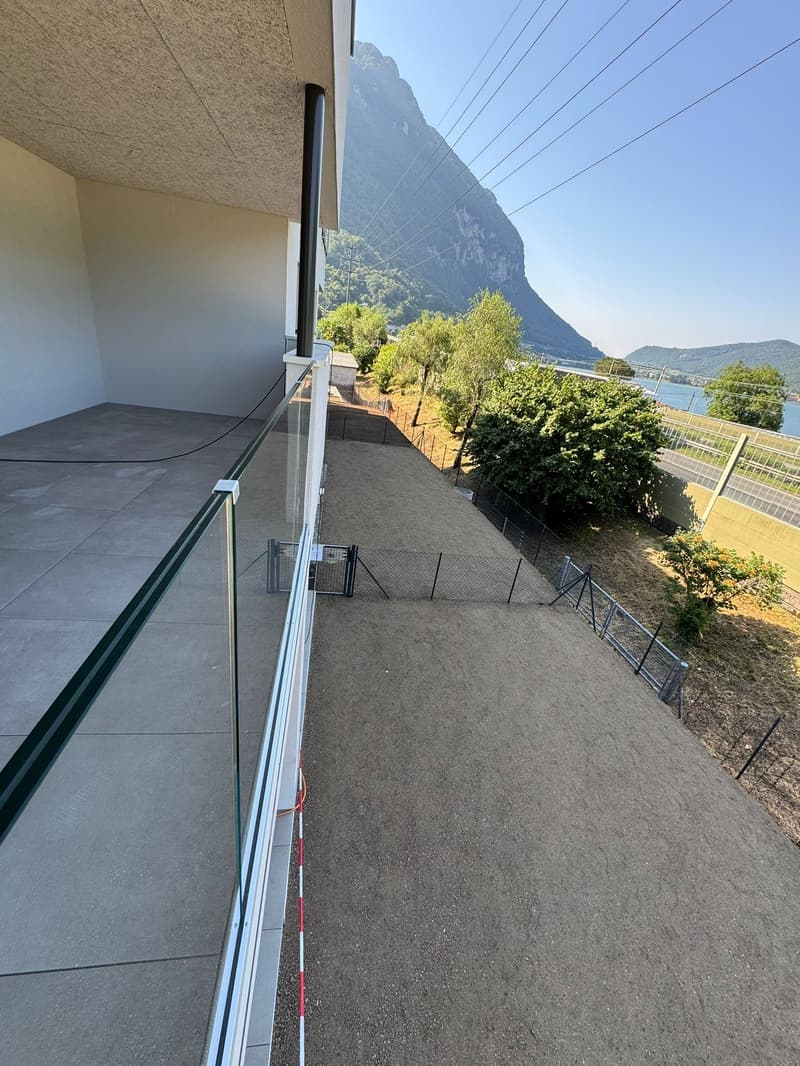 Elegante appartamento duplex di 3.5 locali a Melano (6)