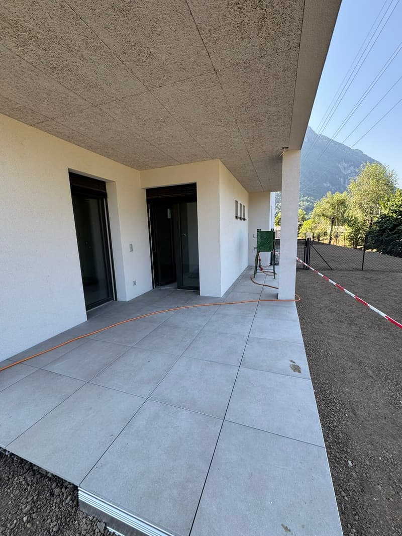 Elegante appartamento duplex di 3.5 locali a Melano (12)