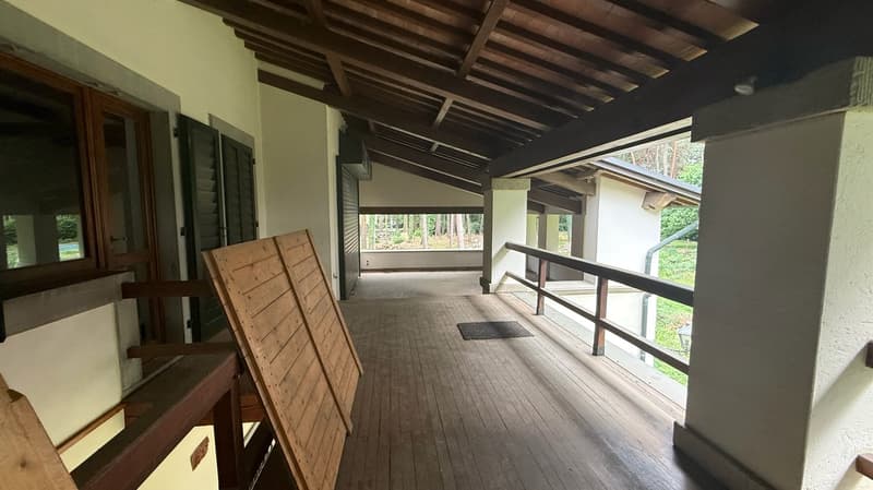 Prestigiosa villa di lusso con piscina a Venegono Inferiore (17)