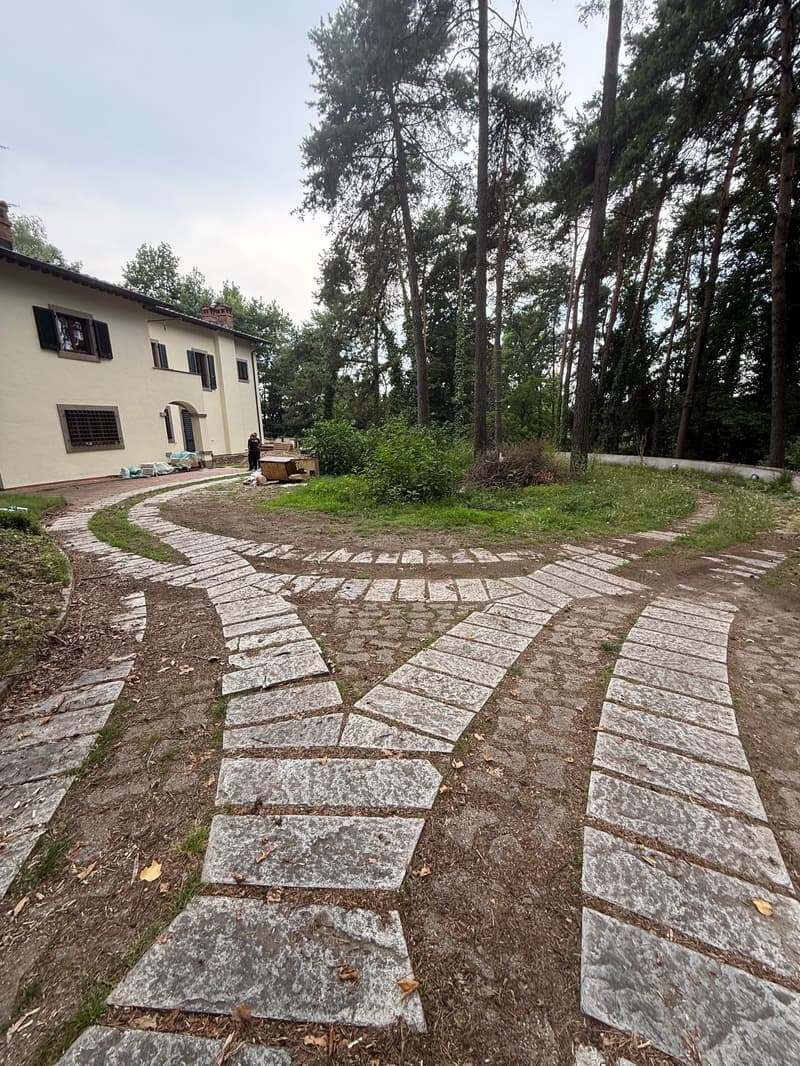 Prestigiosa villa di lusso con piscina a Venegono Inferiore (2)