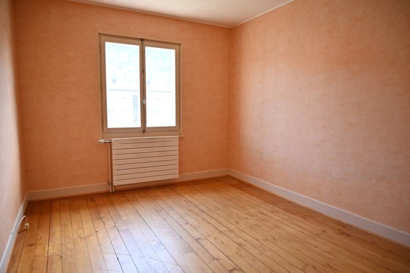 Maison individuelle à rénover dans un quartier paisible (3)