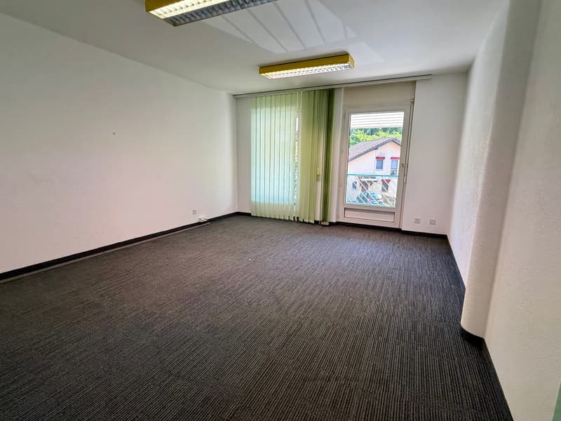 Bureau spacieux à louer à Payerne – 5 pièces, 143 m² (10)