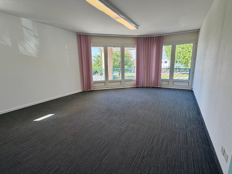 Bureau spacieux à louer à Payerne – 5 pièces, 143 m² (4)