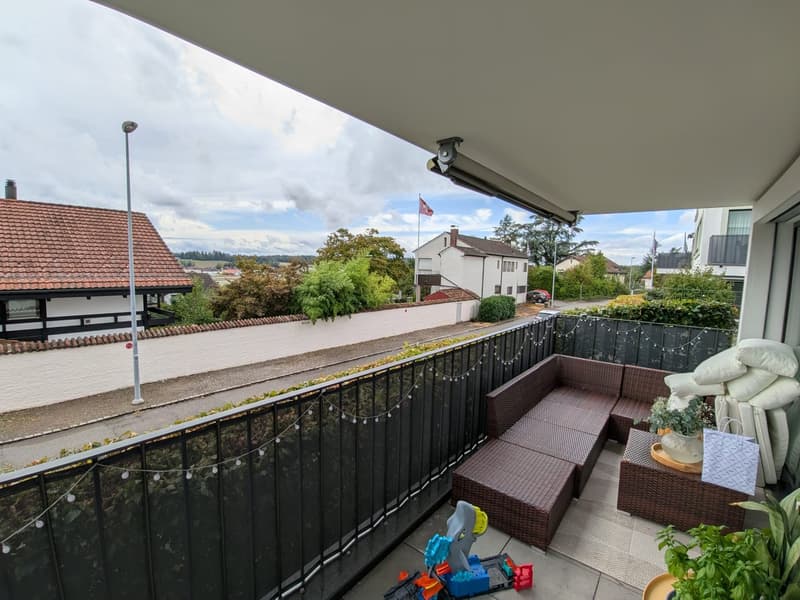 Moderne 4.5-Zimmer-Wohnung mit Balkon in Bassersdorf inkl. 2 Parkplätze (5)