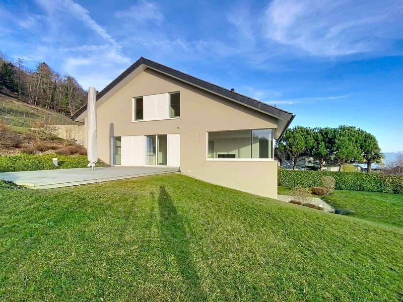 Villa contemporaine avec vue panoramique sur le lac (11)