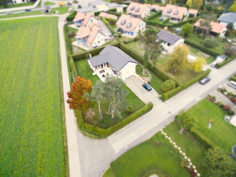 Maison individuelle de 5 pièces avec grand jardin et garage double (2)