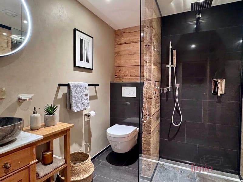 EINE SELTENE GELEGENHEIT: Komplett renoviertes Chalet mit Einliegerwohnung nur 5min von Chur (10)