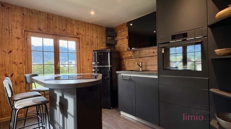 EINE SELTENE GELEGENHEIT: Komplett renoviertes Chalet mit Einliegerwohnung nur 5min von Chur (7)