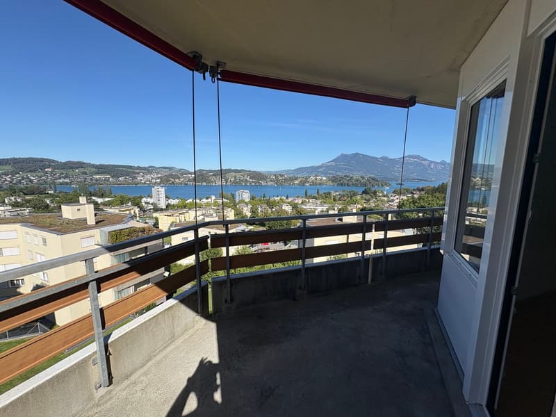 Sonnige 4.5-Zimmerwohnung mit See- und Bergblick in Luzern (1)