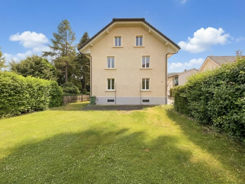 Zweifamilienhaus mit viel Platz, Potenzial und zentraler Lage (3)