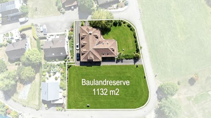 Villa mit privatem Spa & 1'132 m² Baulandreserve (2)