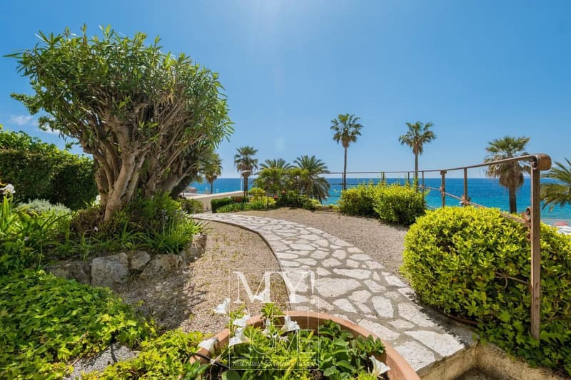 Cannes Midi | Villa storica in prima linea di mare con carattere Belle-Époque (25)