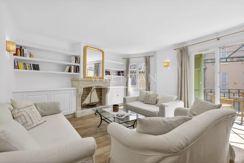 Saint-Tropez Altstadt 95 m² 3 Schlafzimmer Kamin Terrasse Südwest 5 Minuten zum Hafen (3)