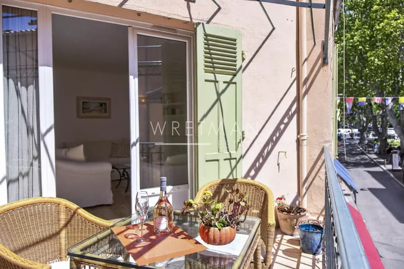 Saint-Tropez Altstadt 95 m² 3 Schlafzimmer Kamin Terrasse Südwest 5 Minuten zum Hafen (2)