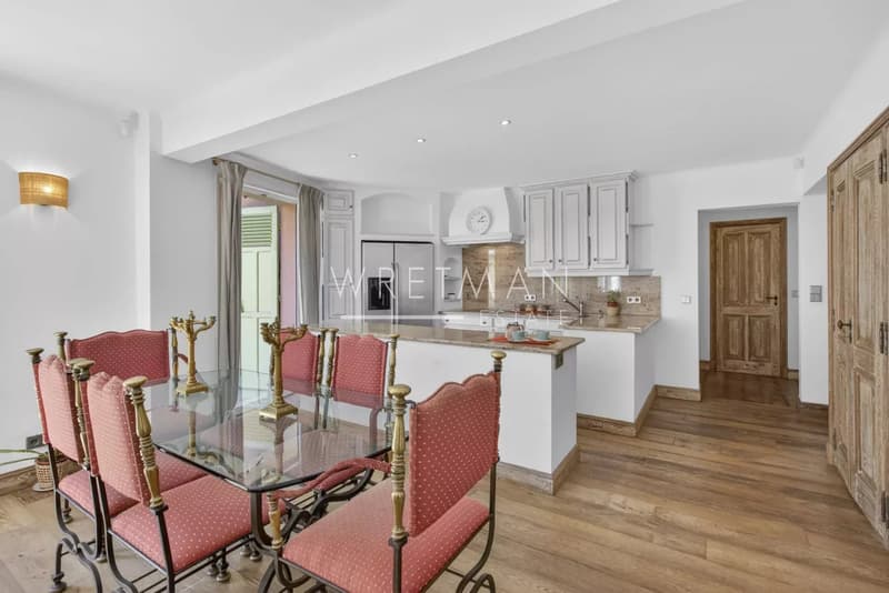 Saint-Tropez Altstadt 95 m² 3 Schlafzimmer Kamin Terrasse Südwest 5 Minuten zum Hafen (6)