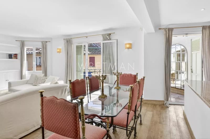 Saint-Tropez Altstadt 95 m² 3 Schlafzimmer Kamin Terrasse Südwest 5 Minuten zum Hafen (9)