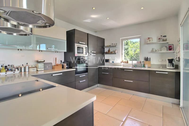 Elegante Villa mit Pool in Montauroux, 4 Schlafzimmer (8)