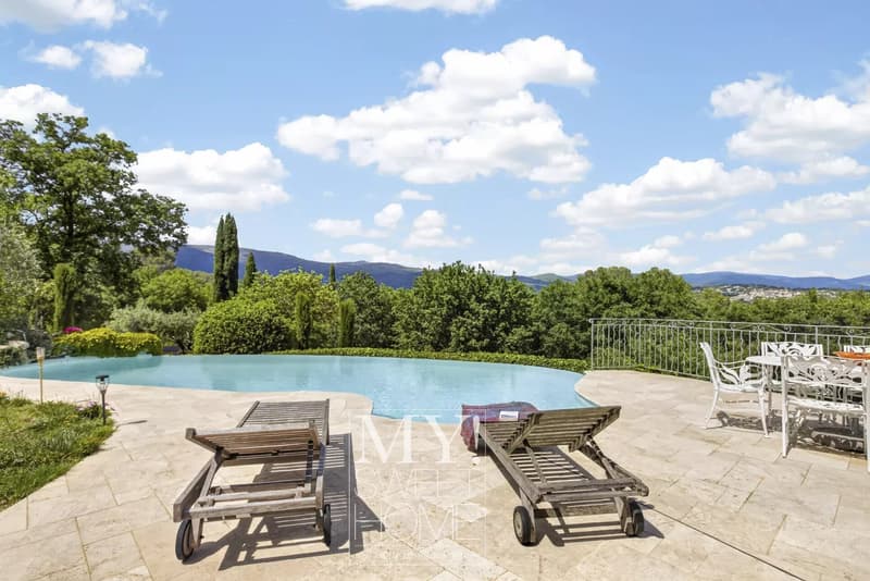 Charmante Villa mit Pool in Fayence, Frankreich (4)