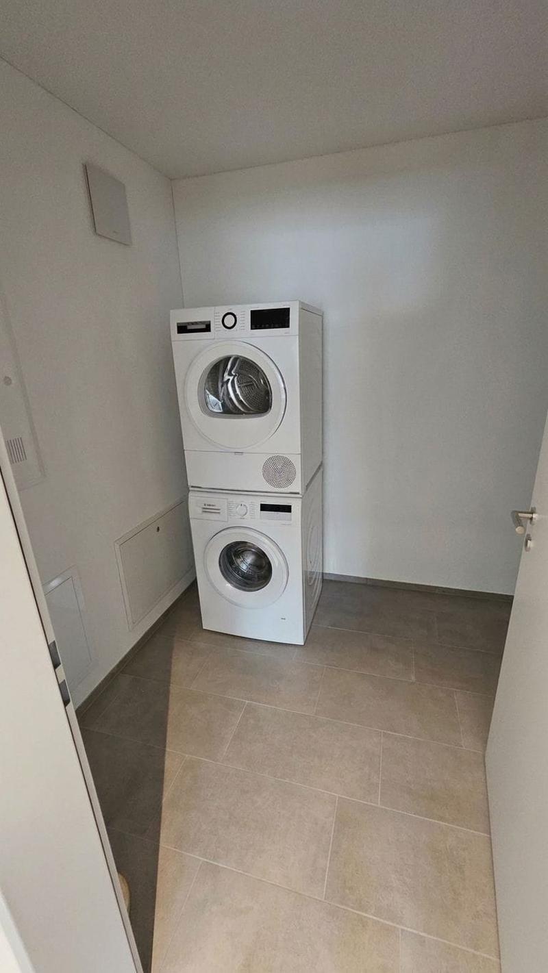 Vermietete 2.5-Zi-Neubauwohnung mit 20 m² Balkon - Tiefgaragenplatz inklusive (12)