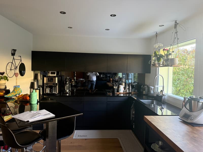 Maison mitoyenne moderne de 6.5 pièces à Port (17)