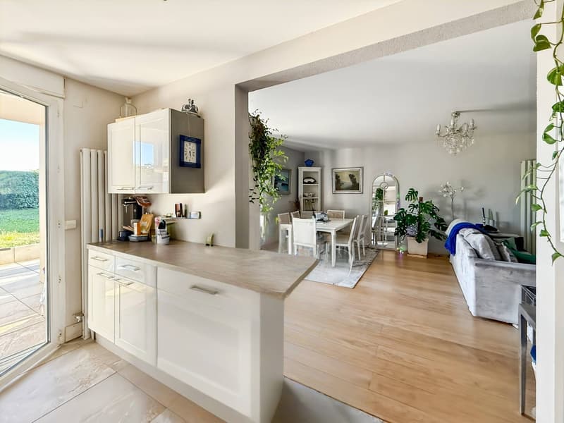 Appartement terrasse de 3.5 pièces à Divonne-les-Bains – 91m2 - terrasse, jardin, cave, garage (6)