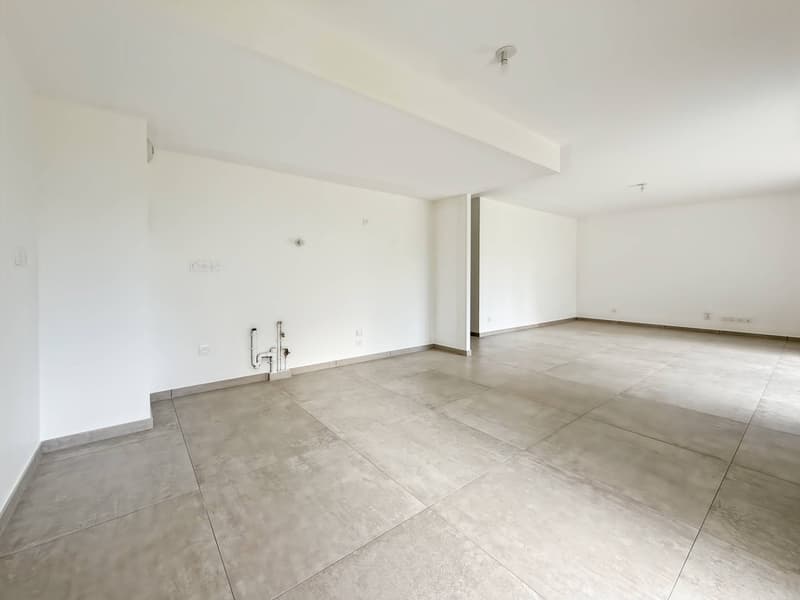 Appartement terrasse de 5 pièces à Divonne-les-Bains - 108m2 - jardin, cave, double garage (5)