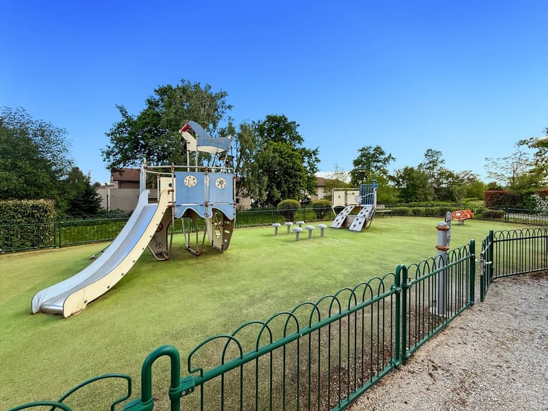 Charmant appartement de 2 pièces avec balcon et piscine à Prévessin-Moëns (12)