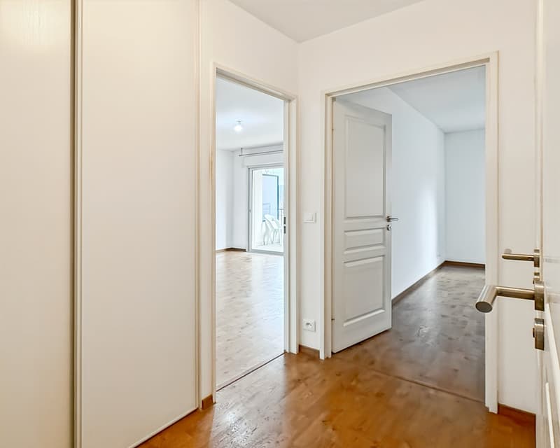 Charmant appartement de 2 pièces avec balcon et piscine à Prévessin-Moëns (4)