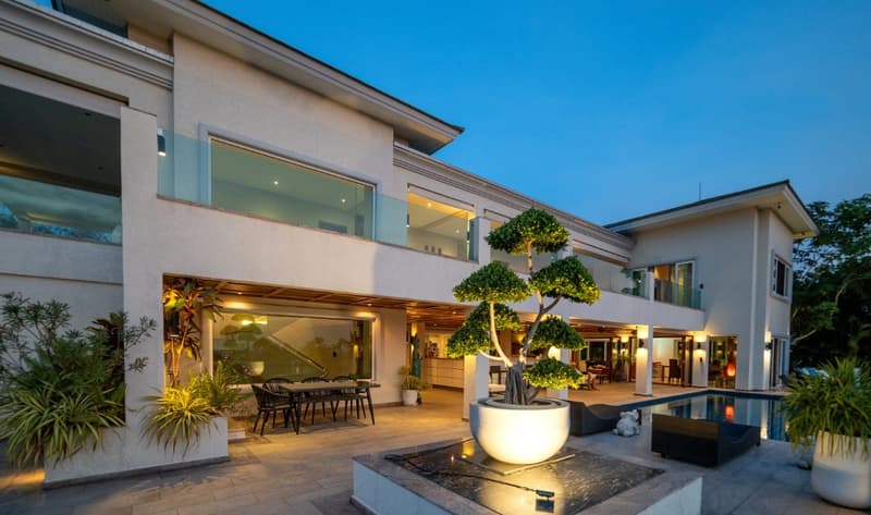Traumhafte Villa an Top-Lage in Pattaya, Thailand (3)