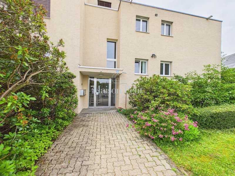Perfekt für kleine Familien, Paare oder Singles - in Ebmatingen suchen 96m2 Wohnfläche mit verglaster Loggia neue Besitzer. (10)