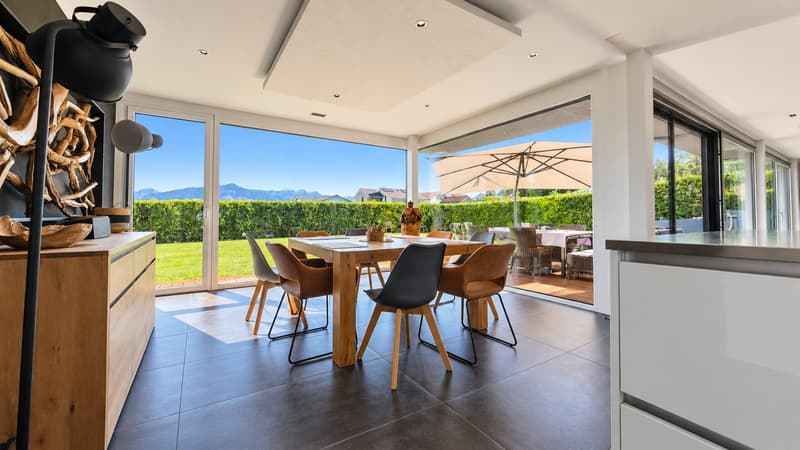 Villa contemporaine en Gruyère avec piscine (7)