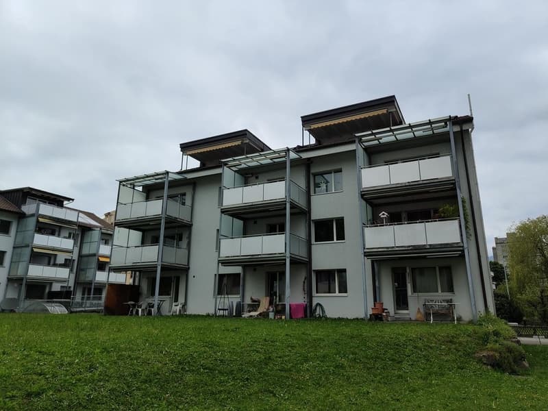 Aussenansicht_mit_Balkon.jpg