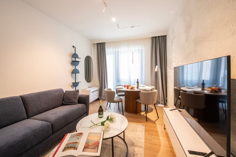 Flexible Rental from 1 Month -Furnished 3.5-Room Apartment with Balcony and Stunning Views in Lugano (2)