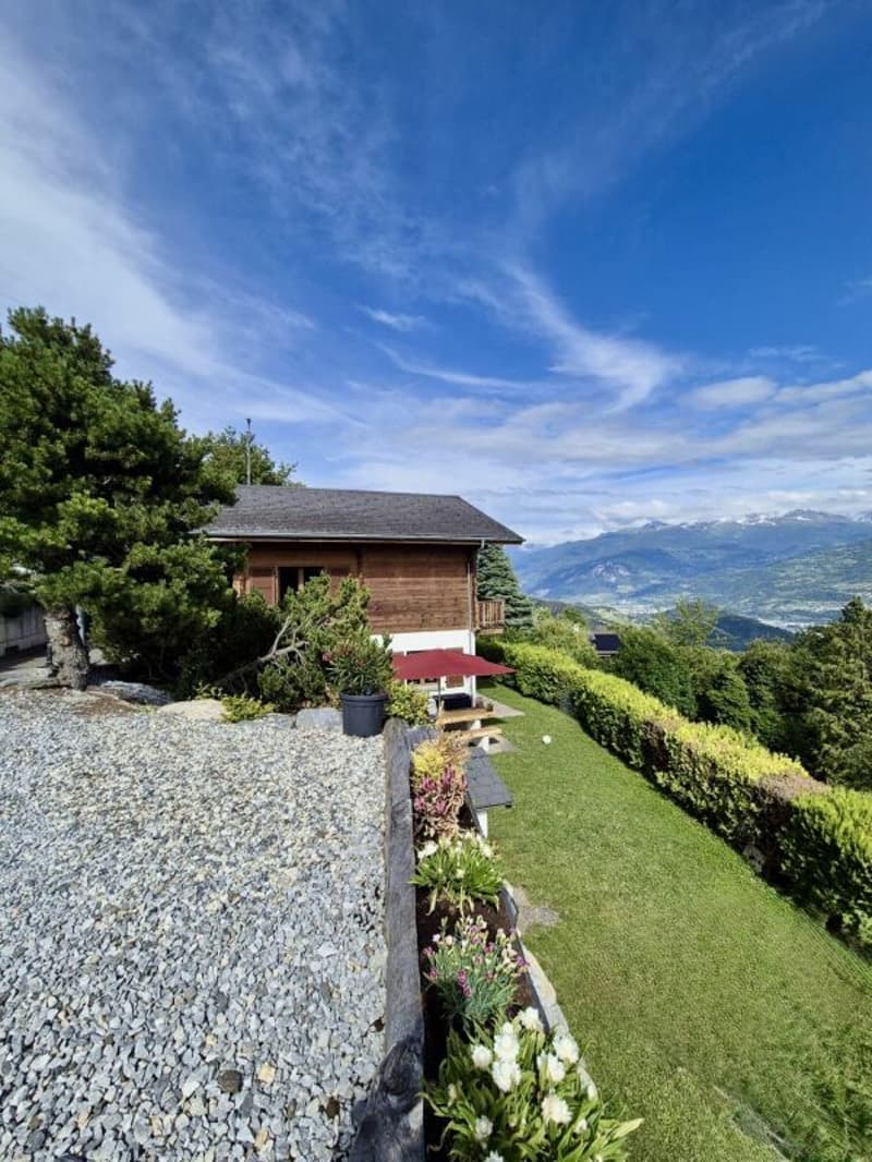 Maison familale avec 2 pièces indépendantes à Aven (1)