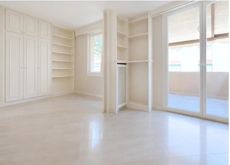 Spacious 6.5-Room Apartment with Mountain View in Sion (8)
