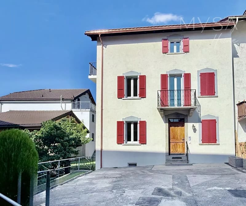 Splendide immeuble rénové avec cachet au coeur du vieux village de Vétroz (1)