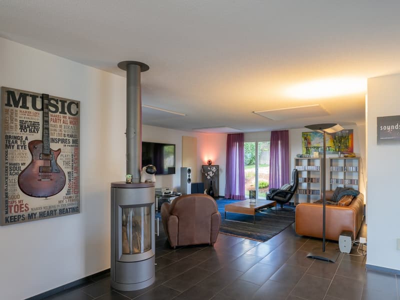 Stilvolles 6.5 Zimmer-Einfamilienhaus mit unverbaubarer Alpensicht (7)