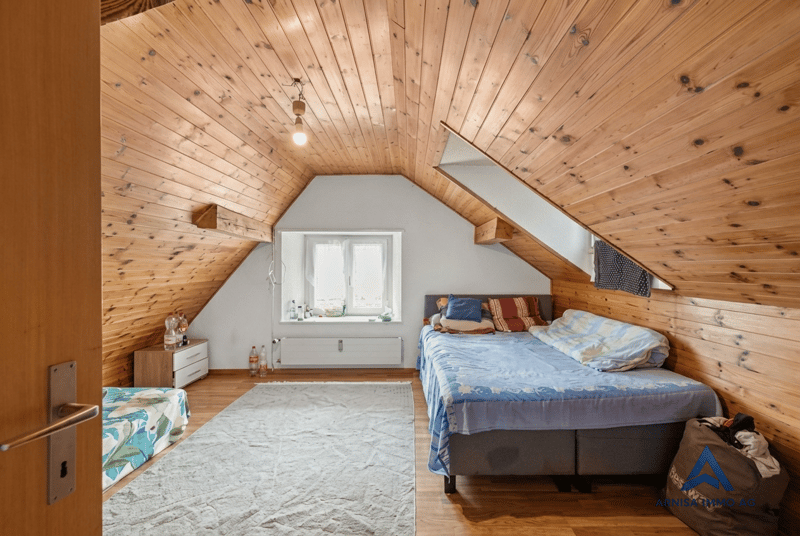 Charmante 4.5-Zimmer-Maisonettewohnung am Dorfplatz in Reigoldswil (9)