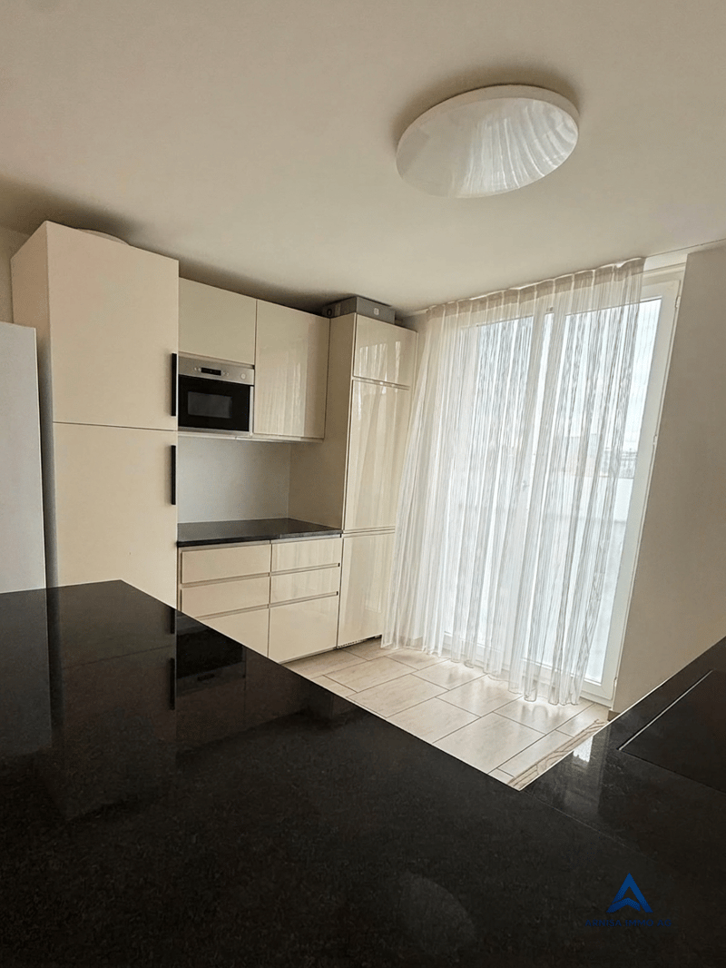 Charmante 4.5-Zimmer-Wohnung mit Balkon und herrlicher Aussicht in Kaiseraugst (5)