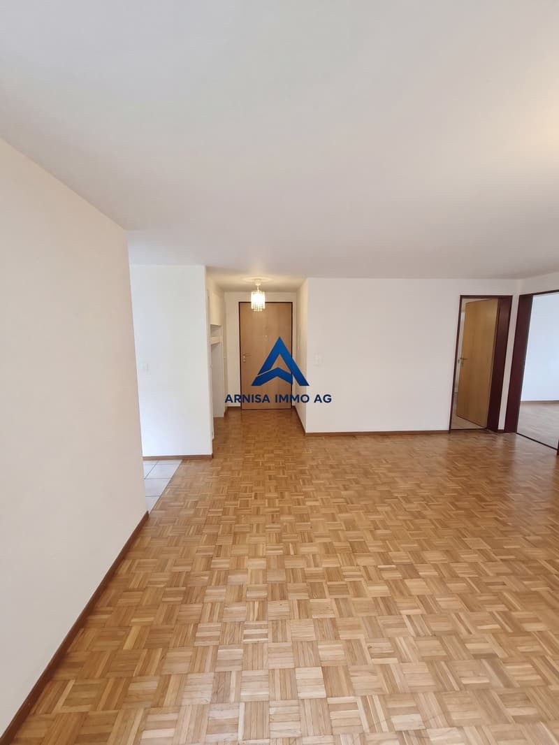 Charmante 3.5-Zimmer-Wohnung am Dorfplatz in Reigoldswil – sofort verfügbar! (2)