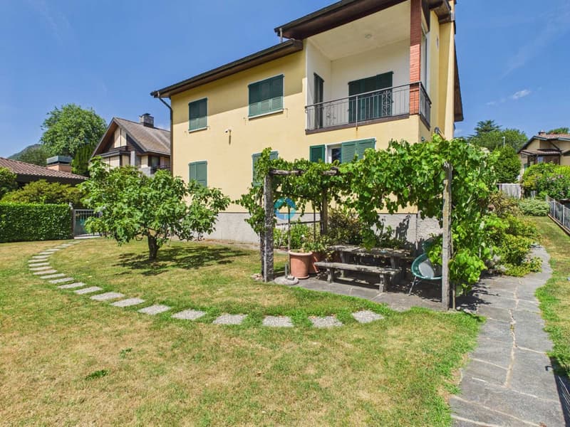 Casa bifamiliare 9 locali con giardino a Ponte Capriasca (1)