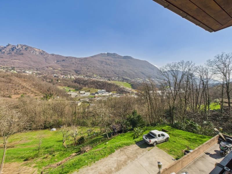 Attico 4.5 locali con vista monti a Lugaggia (8)
